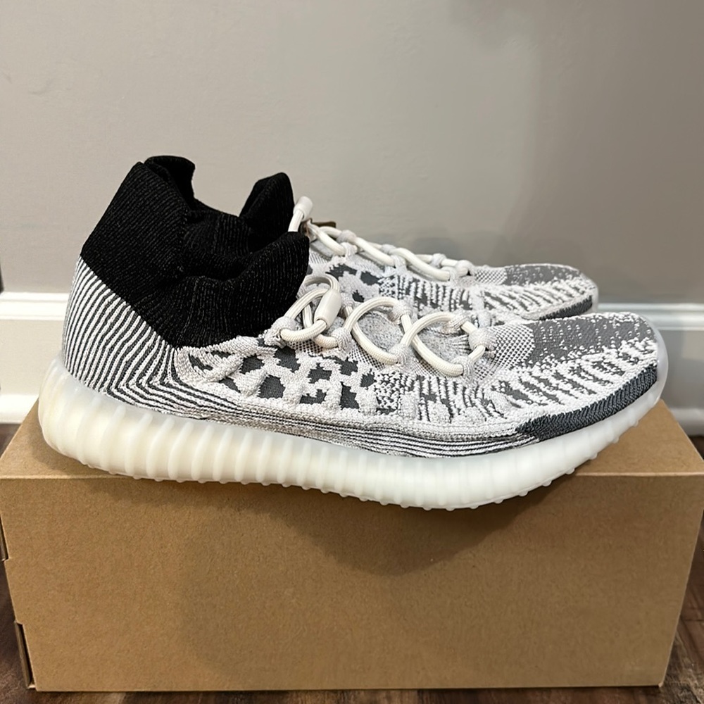 Yeezy Knit 350 V2 men’s size 11